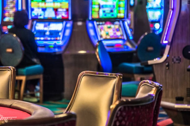 misteribet game category navigation with sportsbook, live-dealer, slots, and esports highlighted
